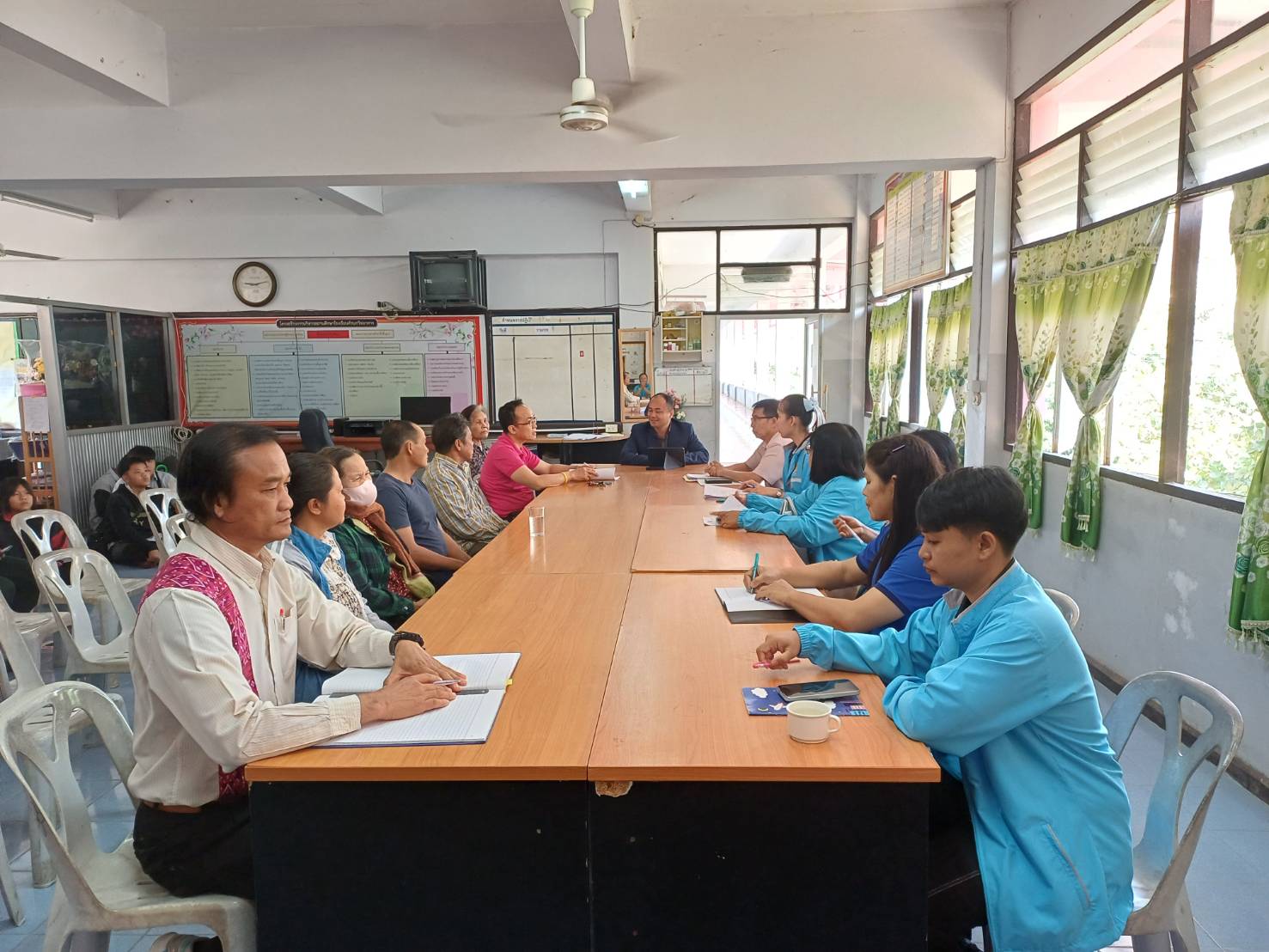 ประชุมแก้ไขปัญหาการเรียน