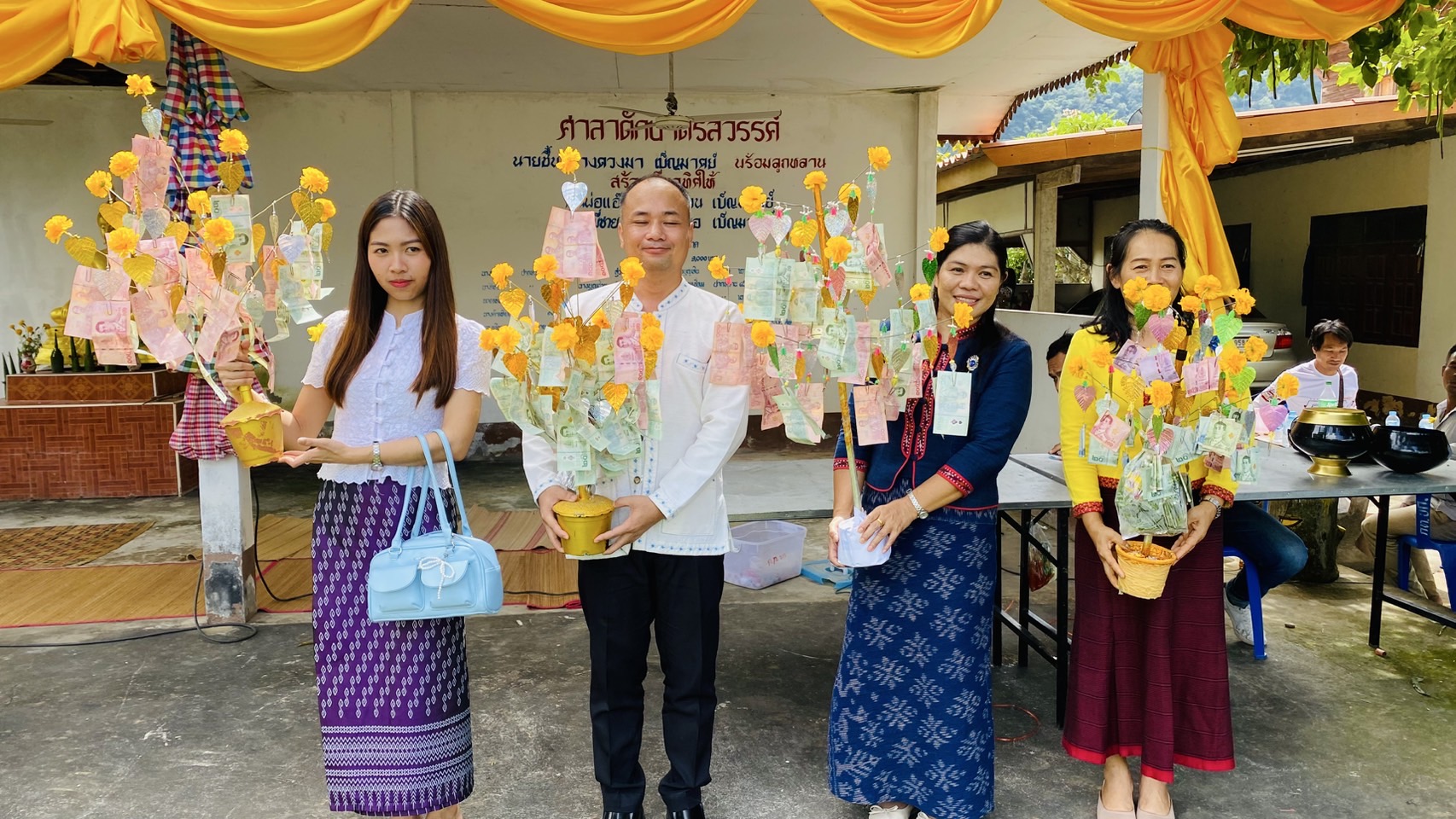 กิจกรรมออกพรรษา @วัดศรีอ้อมแก้ว บ้านกลาง